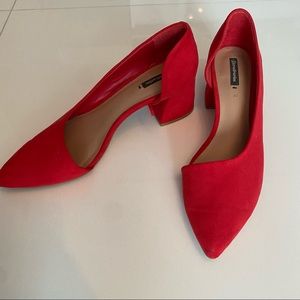 STRADIVARIUS red flats with heel and cut out